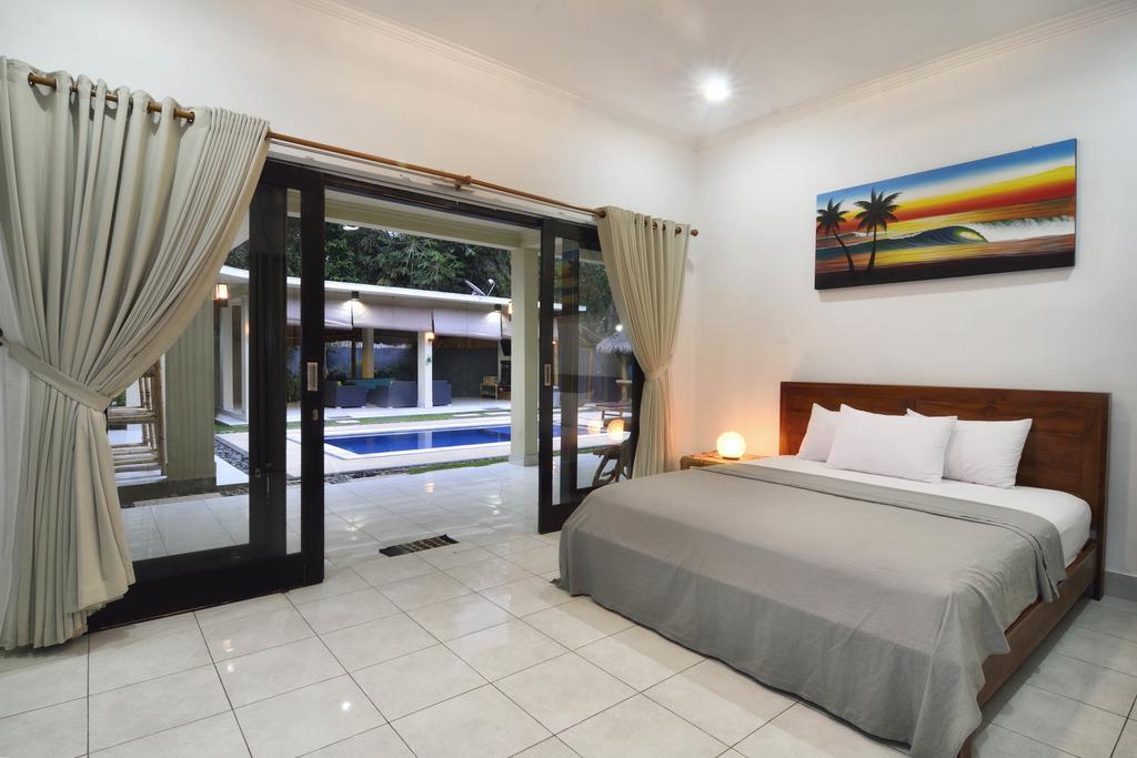 Santai Villa Kuta  Habitación foto