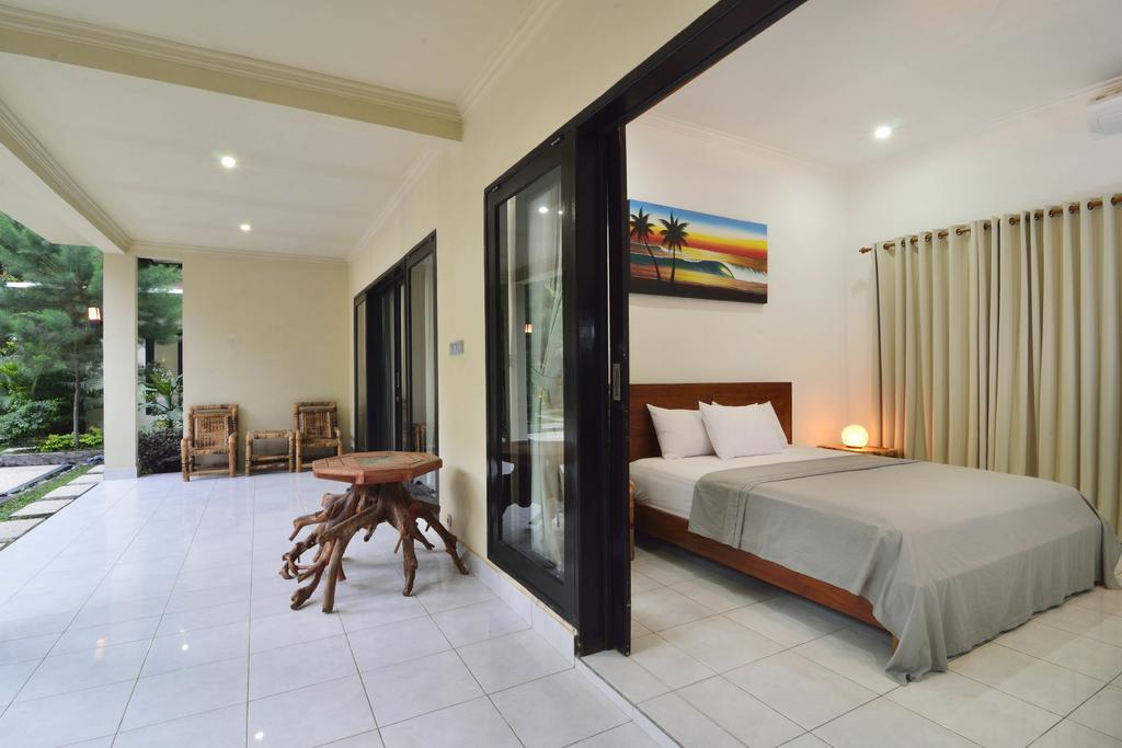 Santai Villa Kuta  Habitación foto